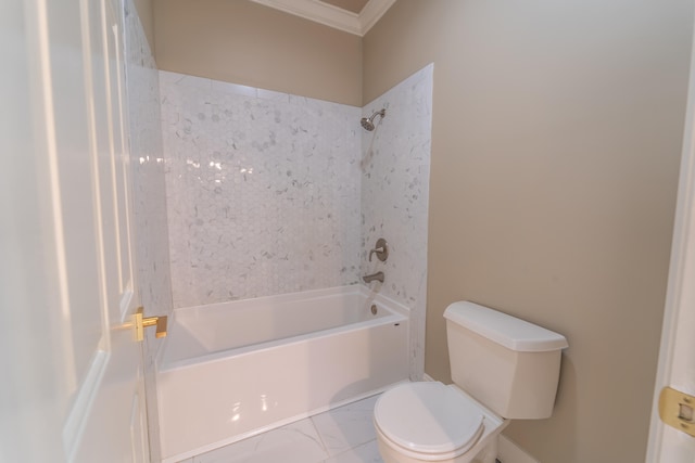 bathroom featuring ornamental molding, toilet, and washtub / shower combination