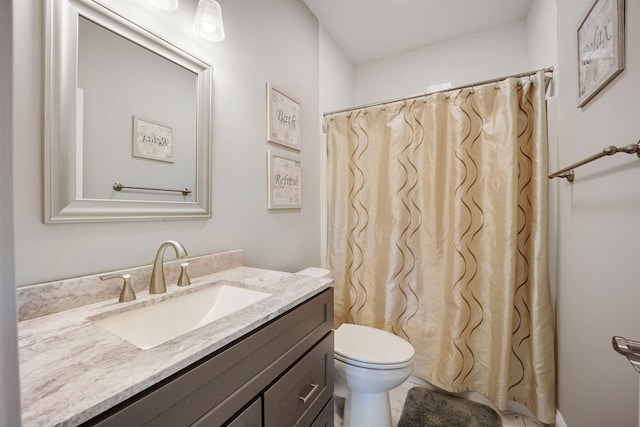 1830 Hunter Dr, Lancaster, KY 40444 - full bathroom with vanity, toilet, and a shower with shower curtain