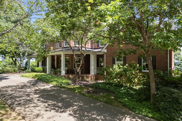 view of front of home with covered porch