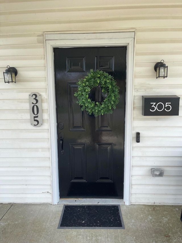 view of property entrance