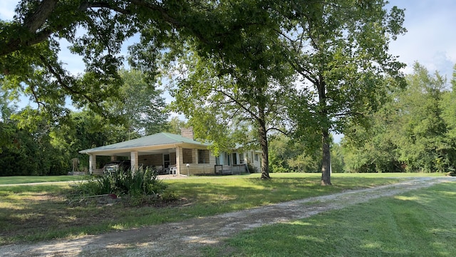 view of front of house featuring a front yard