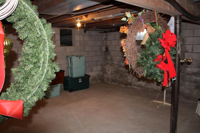 view of unfinished basement