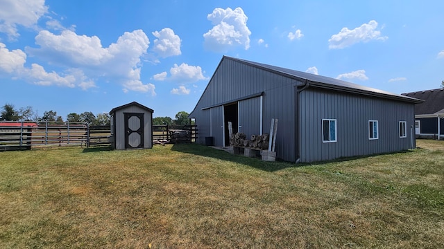 exterior space featuring a yard