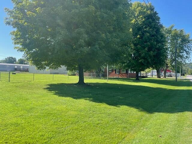 exterior space featuring a lawn