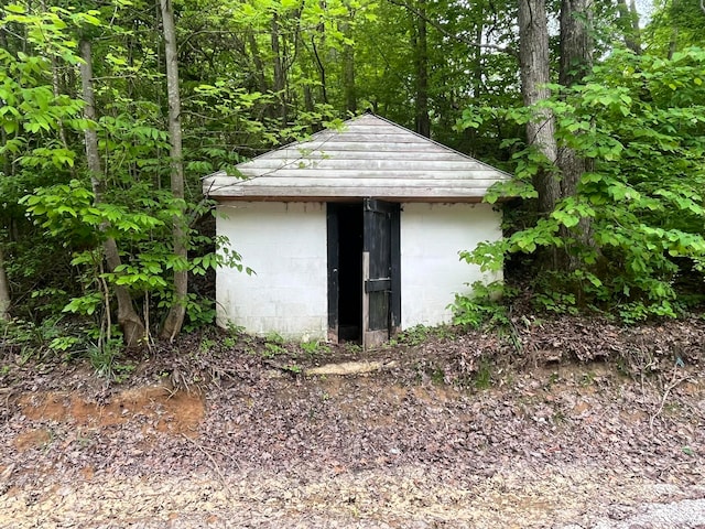 view of outbuilding