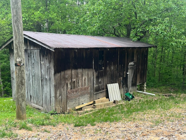 view of outbuilding