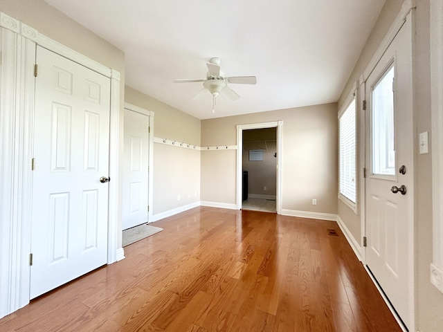 244 Water Cliff Dr, Somerset, KY 42503 - finished below grade area with indoor wet bar, baseboards, visible vents, and recessed lighting