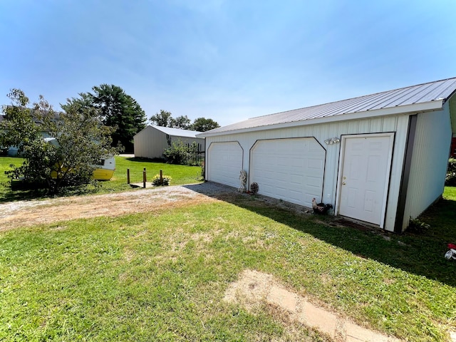 exterior space featuring a lawn