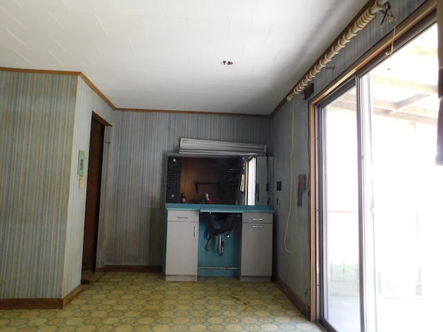 kitchen with crown molding