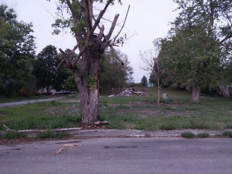 122 4th St, Berry, KY 41003