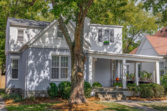 view of front of property with covered porch