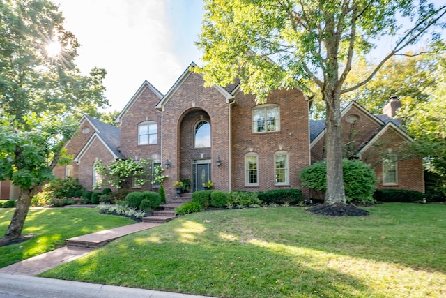 view of front of house featuring a front yard