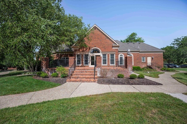 view of front of house with a front yard