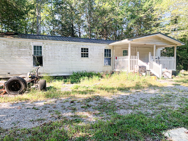 view of front of house featuring covered porch