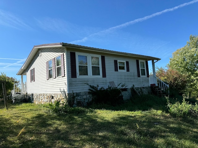 view of front of house with a front yard