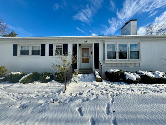 view of front of property