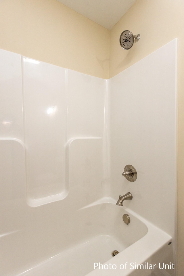 313 Baughman Ave Unit 25, Danville, KY 40422 - bathroom with washtub / shower combination