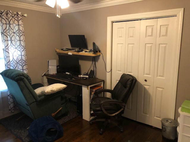 office area featuring dark wood-style floors, a ceiling fan, and crown molding