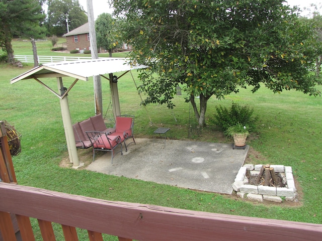 view of yard with a patio