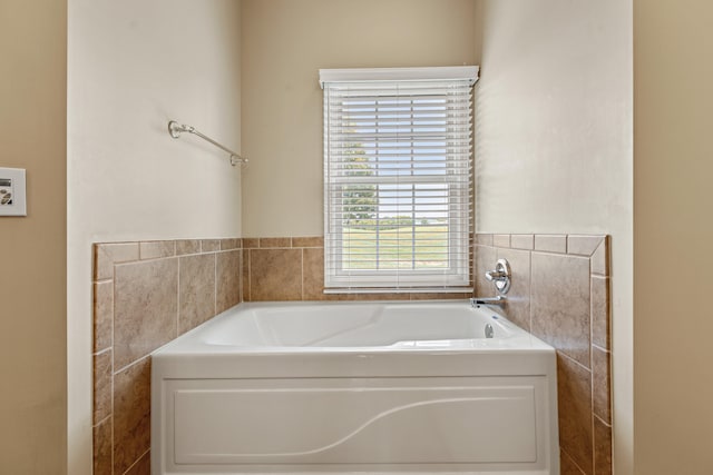 706 Hunter Dr, Lancaster, KY 40444 - full bathroom with a bath