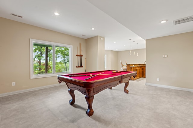 706 Hunter Dr, Lancaster, KY 40444 - playroom featuring visible vents, bar, pool table, and baseboards