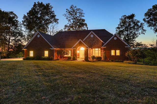 706 Hunter Dr, Lancaster, KY 40444 - view of front facade with a front lawn