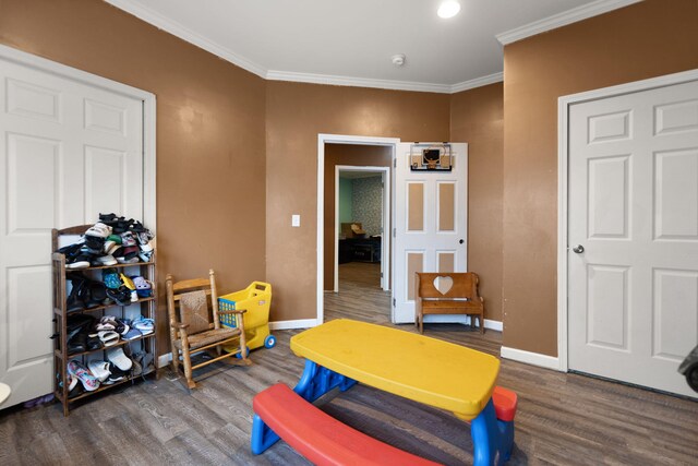 90 Damy Ln, Campton, KY 41301 - sitting room with wood finished floors, baseboards, and ornamental molding