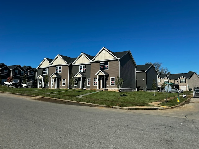 view of front of property with a front yard