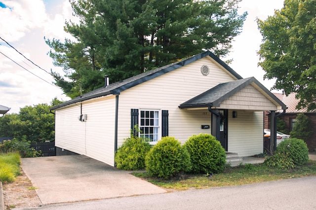 view of front of house