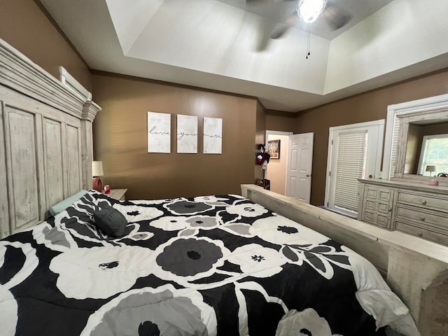 bedroom featuring ceiling fan