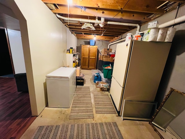 15 Oak Leaf Ln, Albany, KY 42602 - basement featuring fridge and white refrigerator