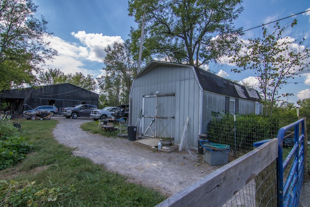 view of outbuilding