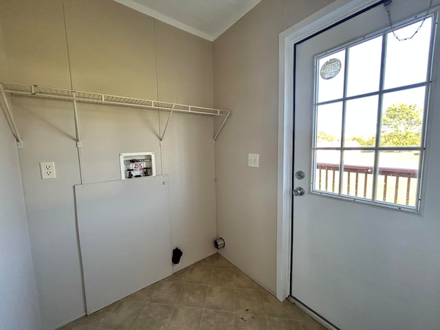 laundry area with washer hookup