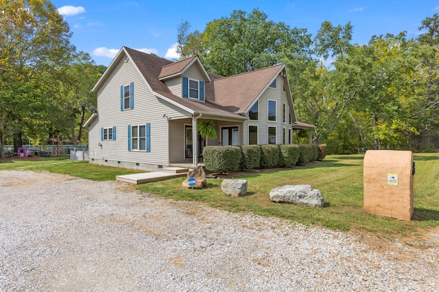 view of front of house with a front yard