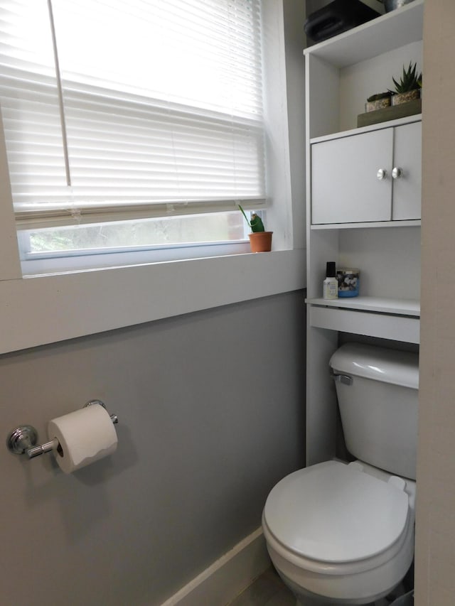 bathroom featuring toilet