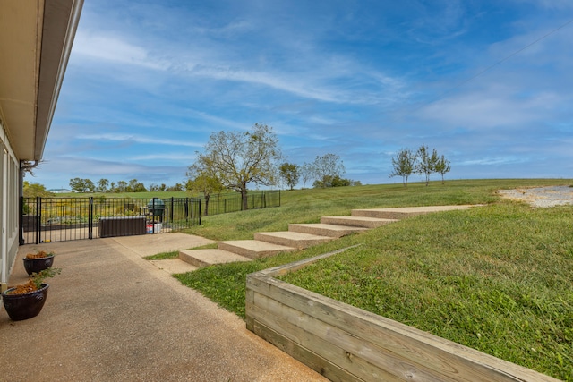 view of yard featuring a rural view