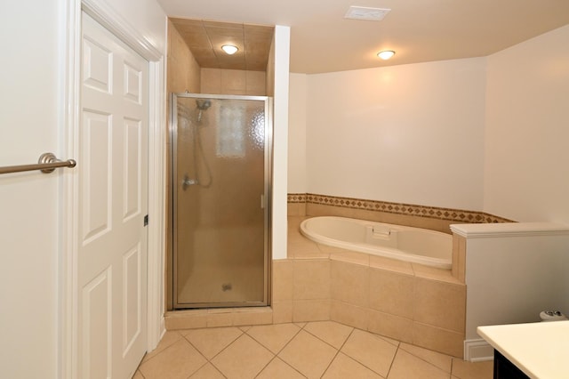 empty room with ornamental molding and hardwood / wood-style flooring