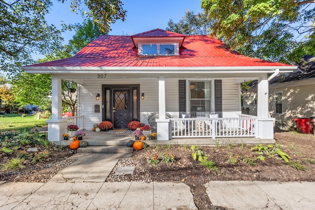 view of front of home featuring a porch