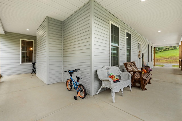 view of patio / terrace featuring covered porch