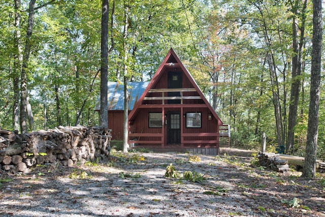 view of front of home with an outbuilding