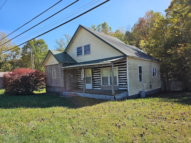 view of front of house with a front lawn