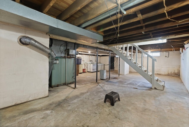 basement featuring washer / dryer