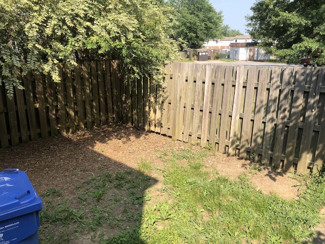 290 Hedgewood Ct, Lexington, KY 40509 - view of yard featuring fence