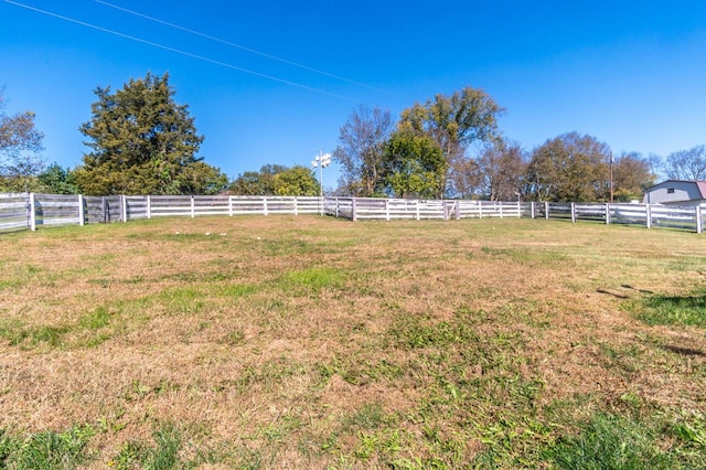 view of yard featuring a rural view