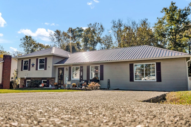 view of front of property