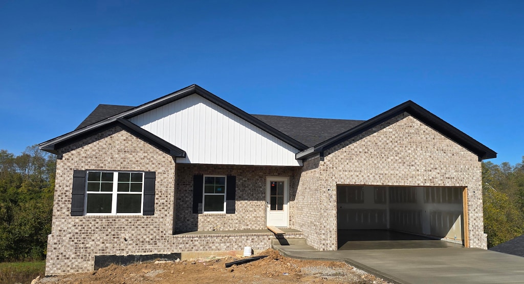 view of front of house featuring a garage