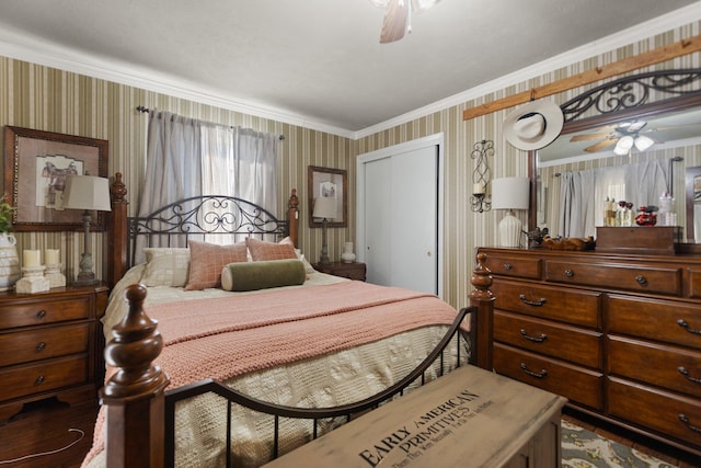 bedroom featuring ornamental molding and ceiling fan