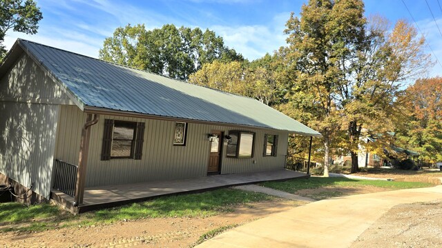 273 Hidden Hills Rd, Lancaster, KY 40444 - view of front of home with a porch and metal roof