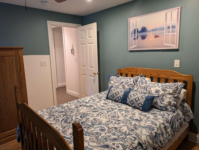 bedroom with ceiling fan