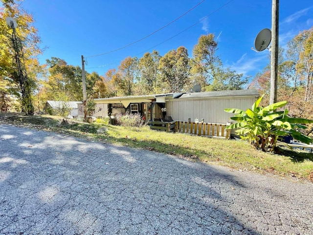 view of front of property